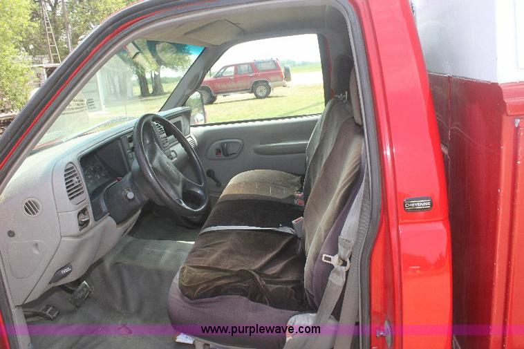 image for item 6233 1998 Chevrolet Cheyenne C2500 pickup truck