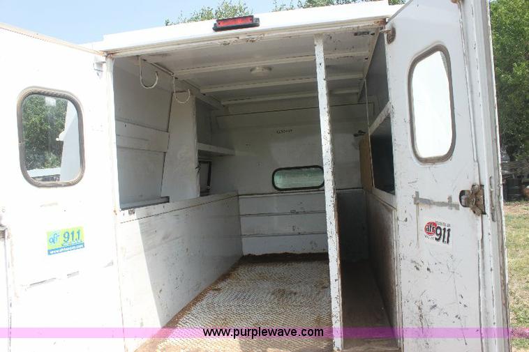 image for item 6233 1998 Chevrolet Cheyenne C2500 pickup truck