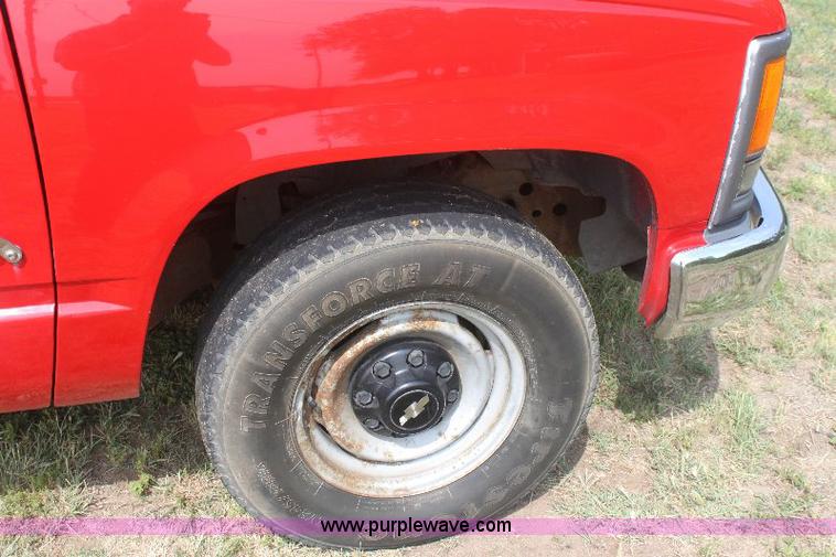 image for item 6233 1998 Chevrolet Cheyenne C2500 pickup truck