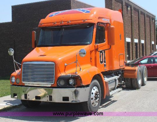 image for item 6277 2004 Freightliner ST112 semi truck