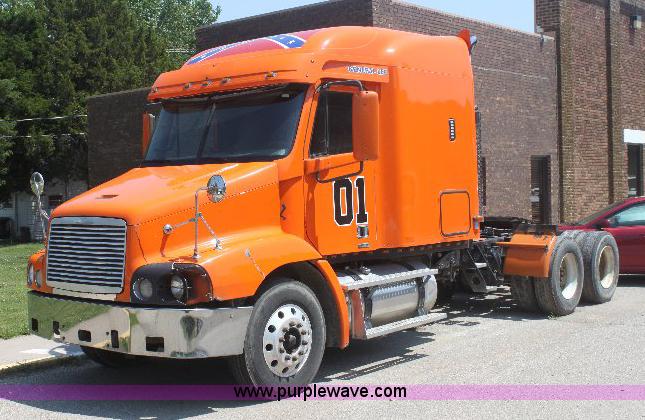 image for item 6277 2004 Freightliner ST112 semi truck
