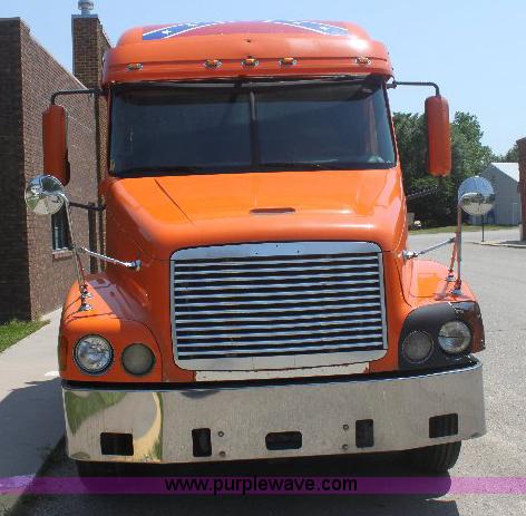 image for item 6277 2004 Freightliner ST112 semi truck
