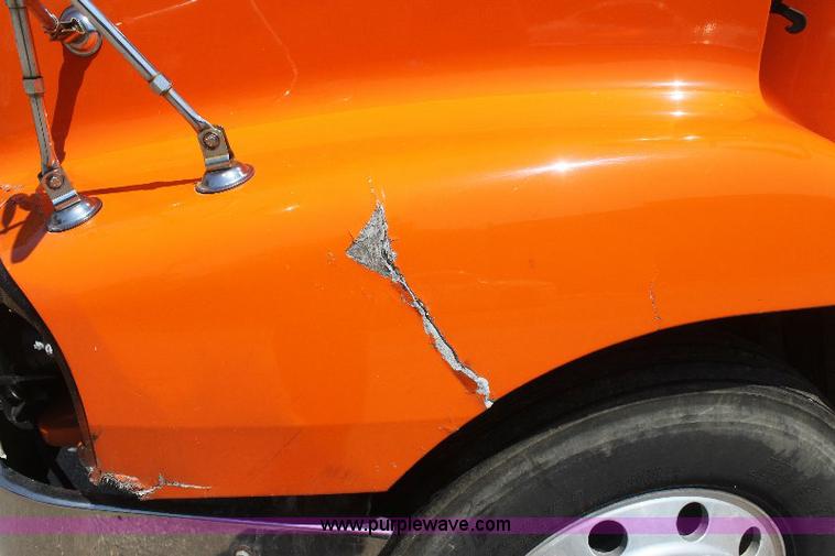 image for item 6277 2004 Freightliner ST112 semi truck