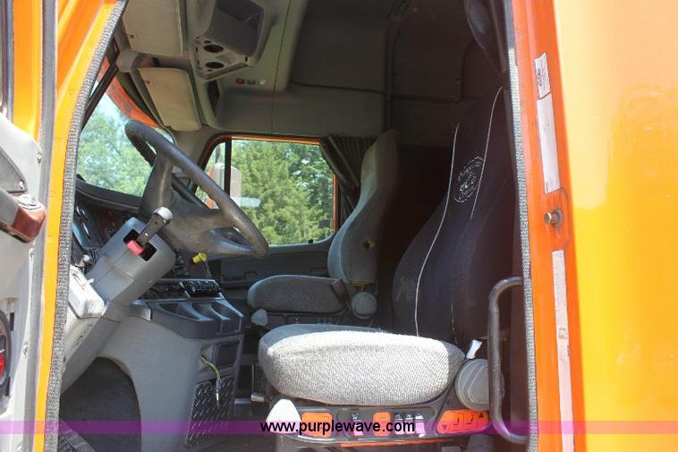 image for item 6277 2004 Freightliner ST112 semi truck