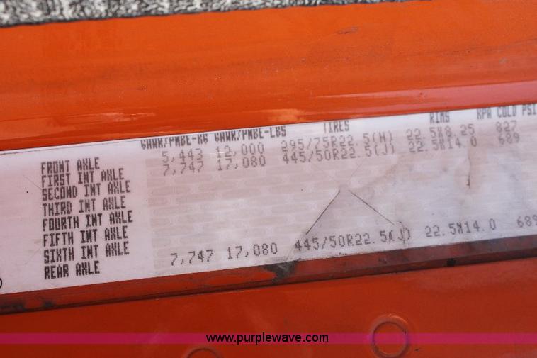 image for item 6277 2004 Freightliner ST112 semi truck