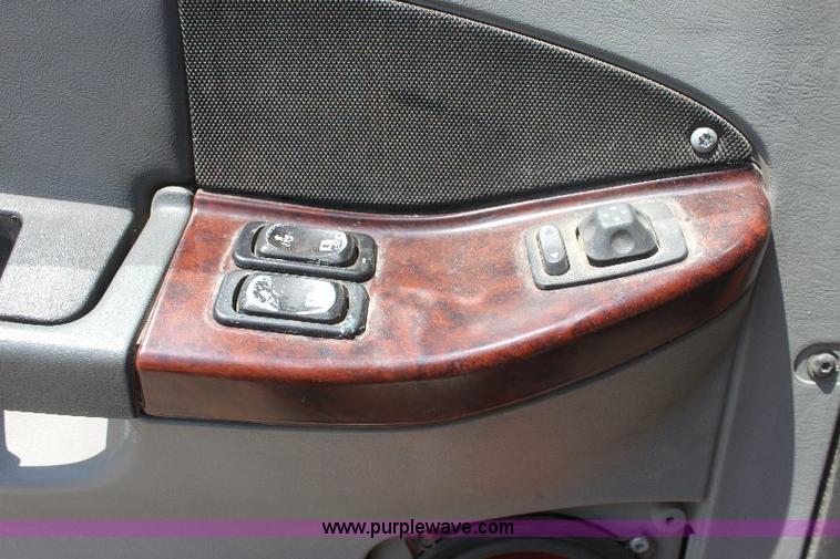 image for item 6277 2004 Freightliner ST112 semi truck