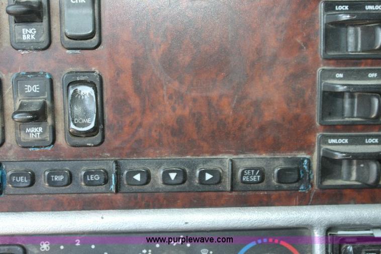 image for item 6277 2004 Freightliner ST112 semi truck