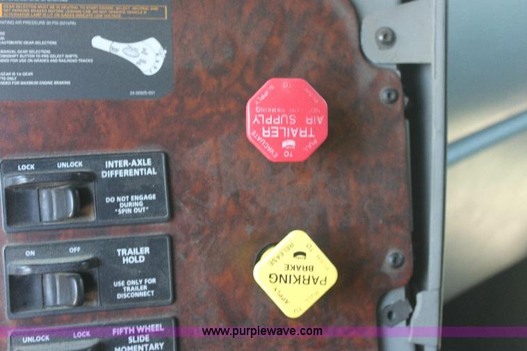 image for item 6277 2004 Freightliner ST112 semi truck