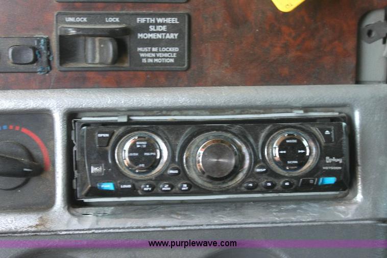 image for item 6277 2004 Freightliner ST112 semi truck