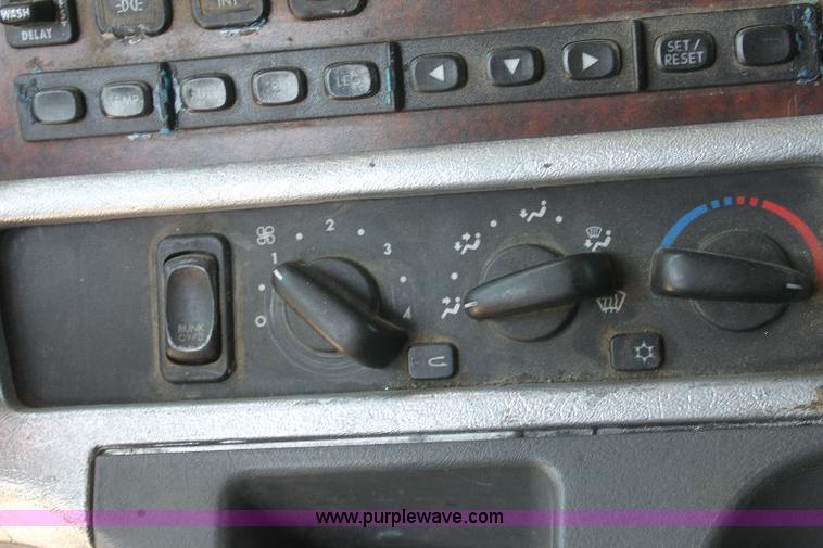 image for item 6277 2004 Freightliner ST112 semi truck