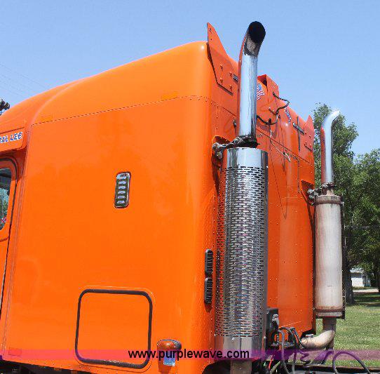 image for item 6277 2004 Freightliner ST112 semi truck