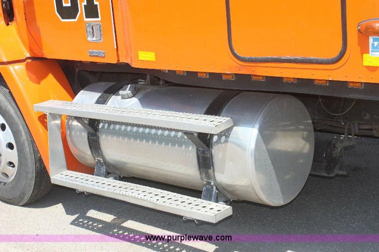 image for item 6277 2004 Freightliner ST112 semi truck