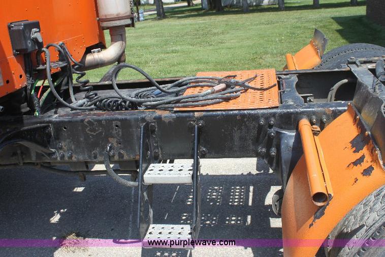 image for item 6277 2004 Freightliner ST112 semi truck