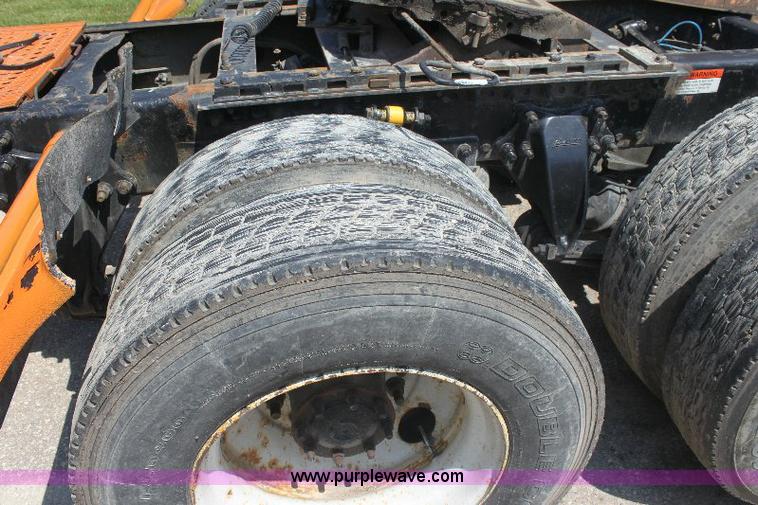 image for item 6277 2004 Freightliner ST112 semi truck