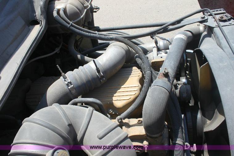 image for item 6277 2004 Freightliner ST112 semi truck