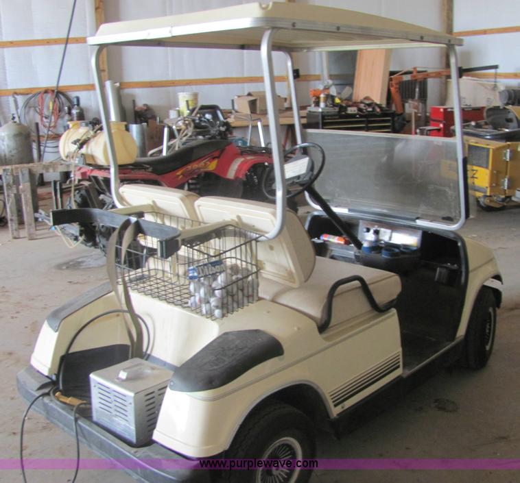 image for item 6968 Yamaha golf cart