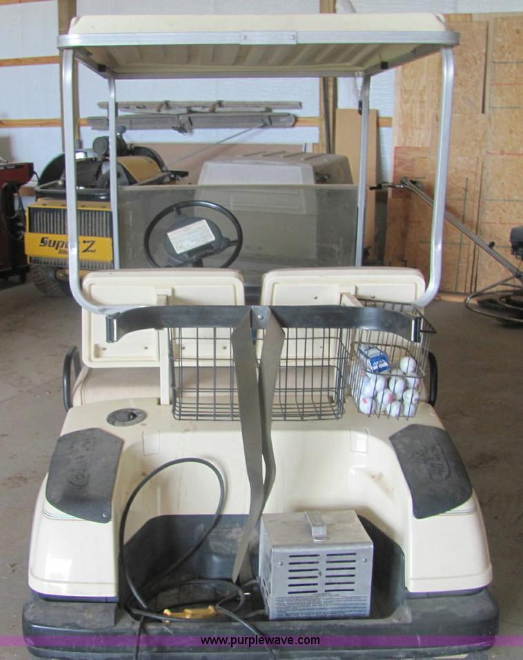 image for item 6968 Yamaha golf cart