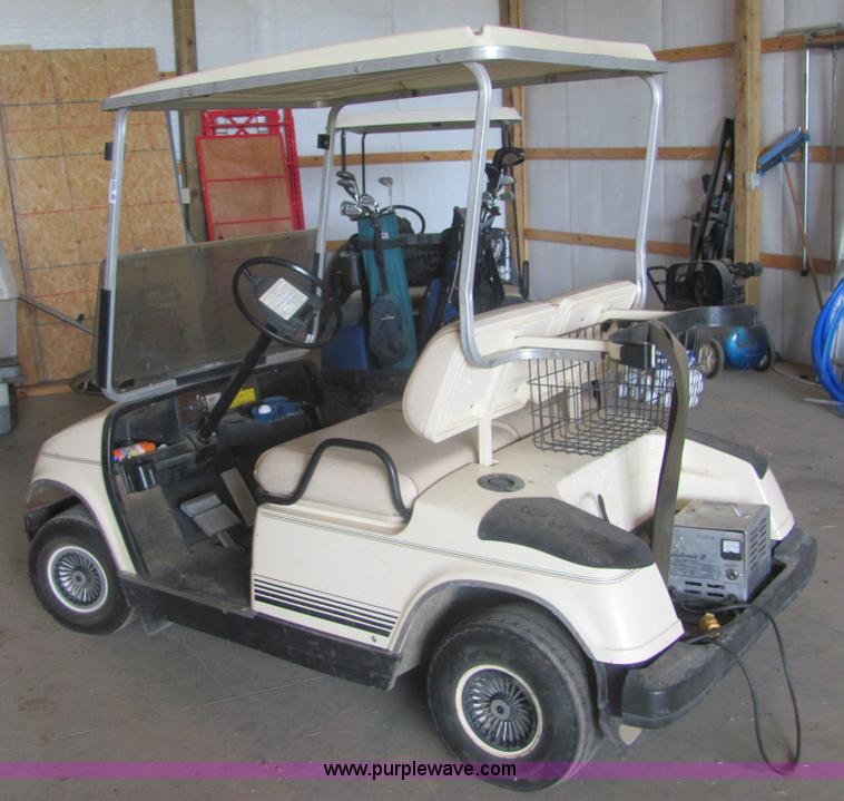 image for item 6968 Yamaha golf cart