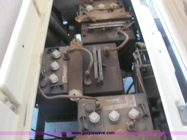 image for item 6968 Yamaha golf cart