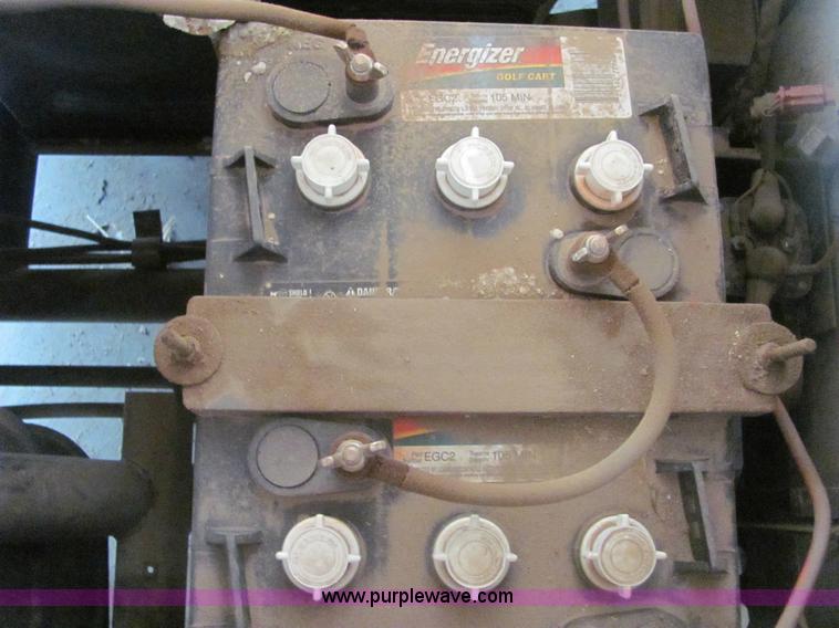 image for item 6968 Yamaha golf cart