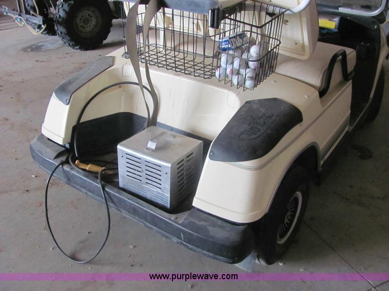image for item 6968 Yamaha golf cart