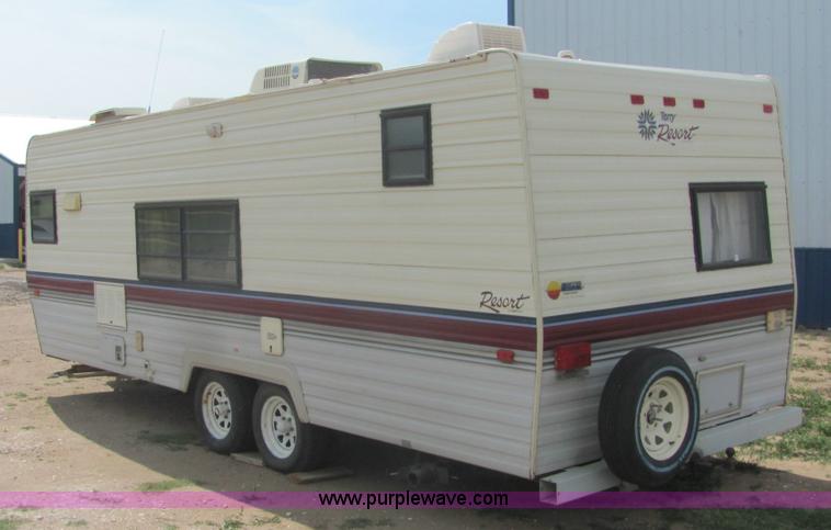 image for item 6972 1989 Fleetwood Terry Resort 24' pull camper