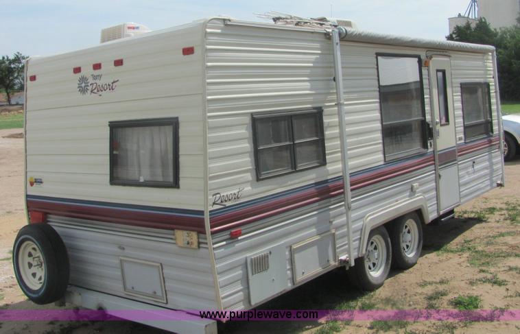 image for item 6972 1989 Fleetwood Terry Resort 24' pull camper