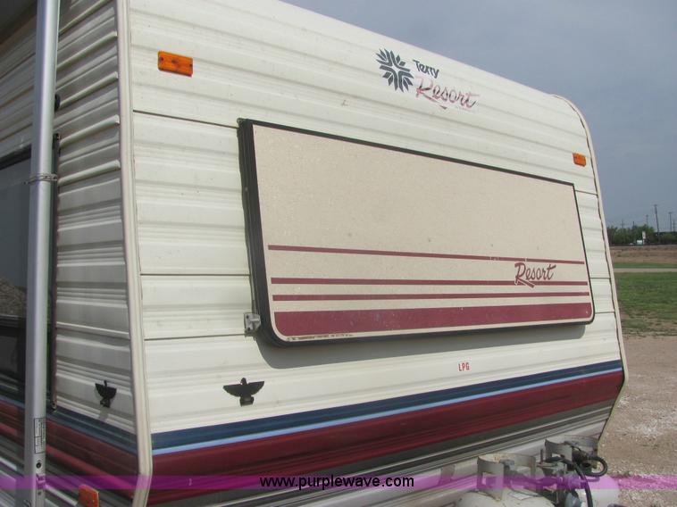 image for item 6972 1989 Fleetwood Terry Resort 24' pull camper