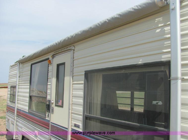 image for item 6972 1989 Fleetwood Terry Resort 24' pull camper