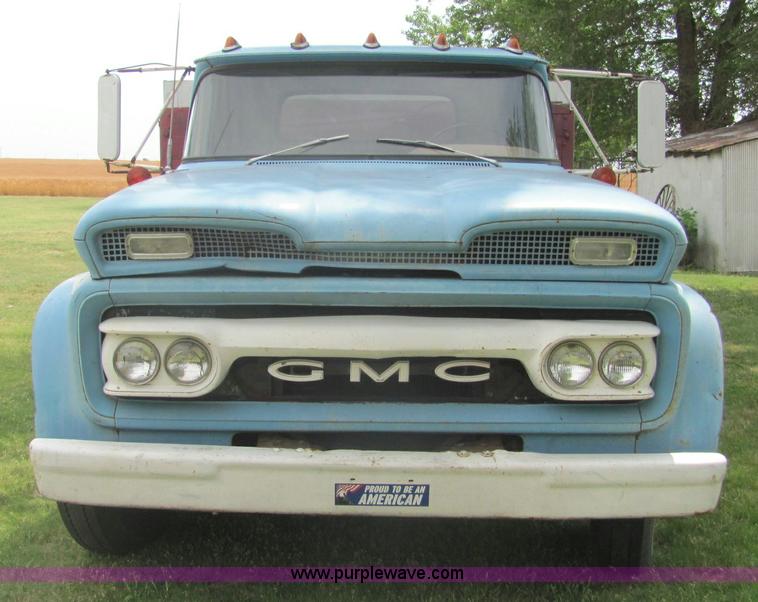 image for item 6976 1960 GMC 4000 grain truck