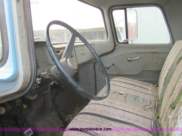 image for item 6976 1960 GMC 4000 grain truck