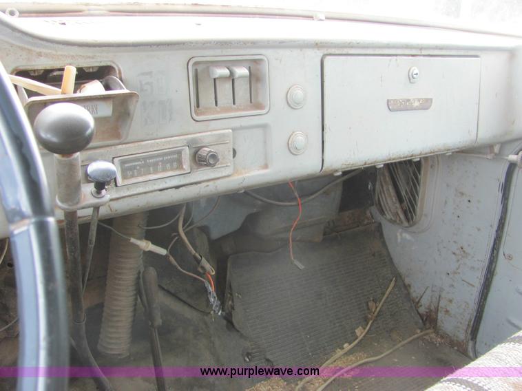 image for item 6976 1960 GMC 4000 grain truck