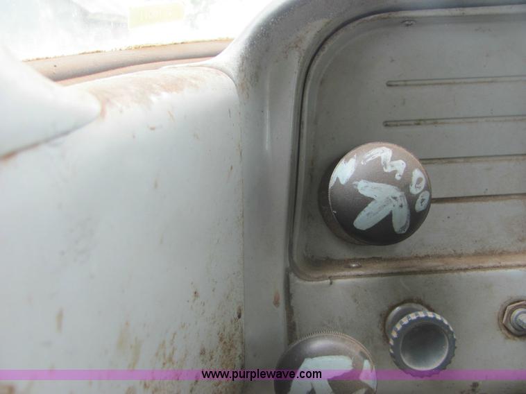 image for item 6976 1960 GMC 4000 grain truck