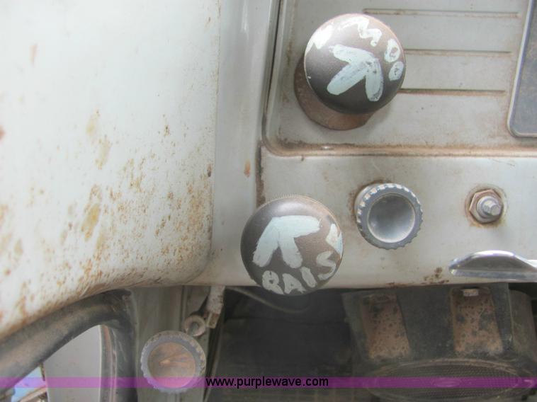 image for item 6976 1960 GMC 4000 grain truck