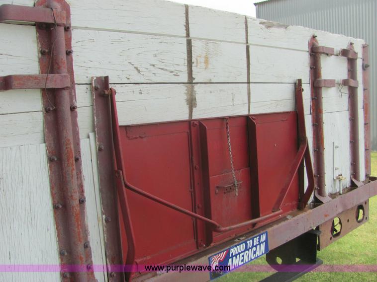 image for item 6976 1960 GMC 4000 grain truck