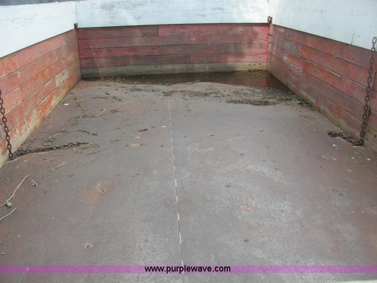 image for item 6976 1960 GMC 4000 grain truck