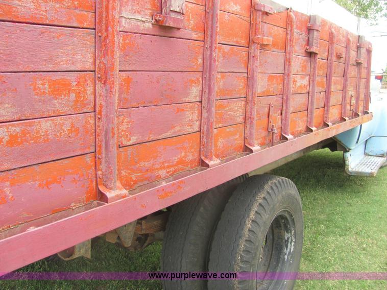 image for item 6976 1960 GMC 4000 grain truck