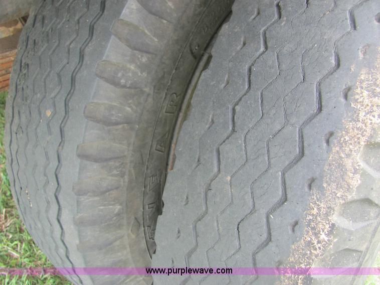 image for item 6976 1960 GMC 4000 grain truck