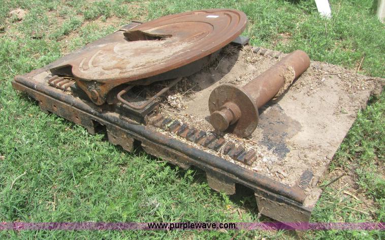 image for item 6977 Holland semi fifth wheel hitch