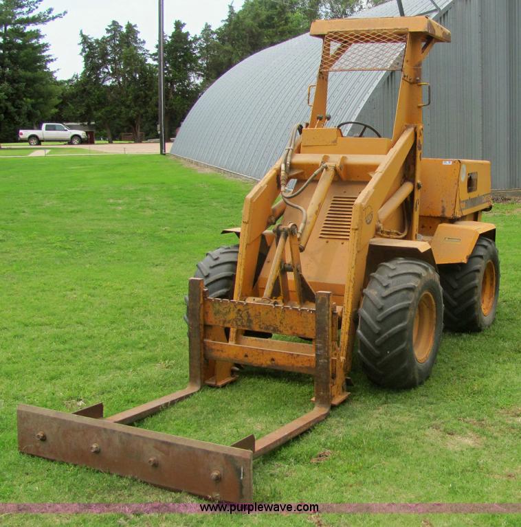 image for item 6980 Case Davis ScatBack 430 loader