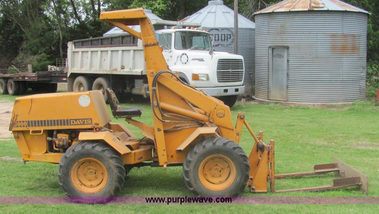 image for item 6980 Case Davis ScatBack 430 loader