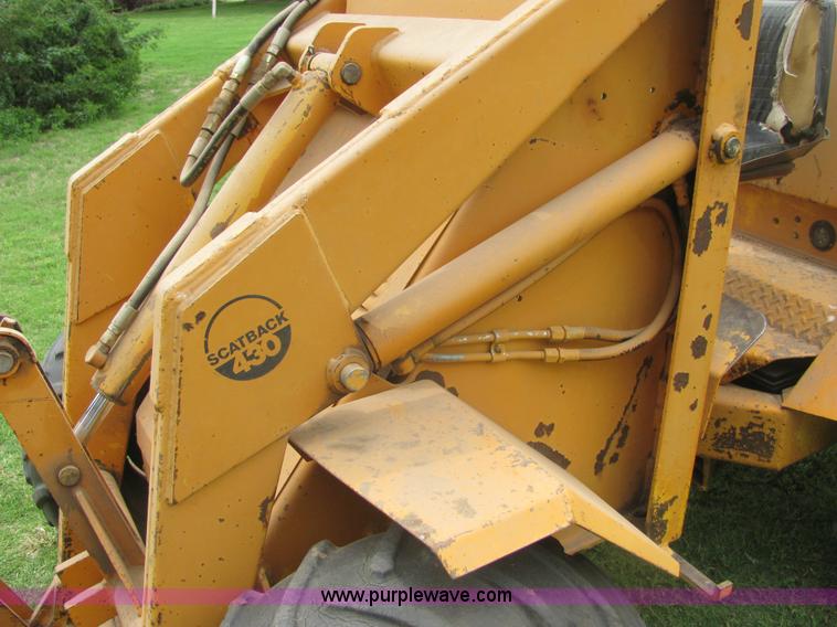 image for item 6980 Case Davis ScatBack 430 loader