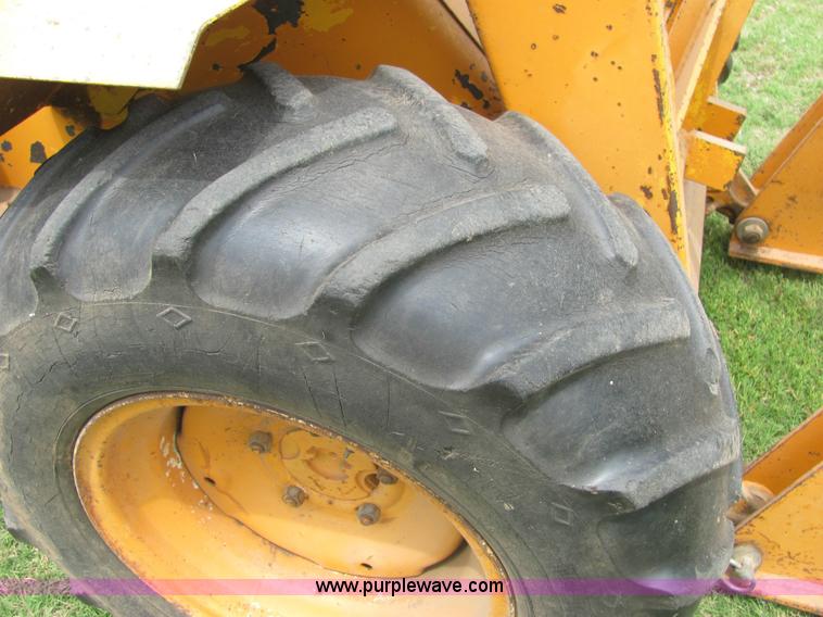 image for item 6980 Case Davis ScatBack 430 loader