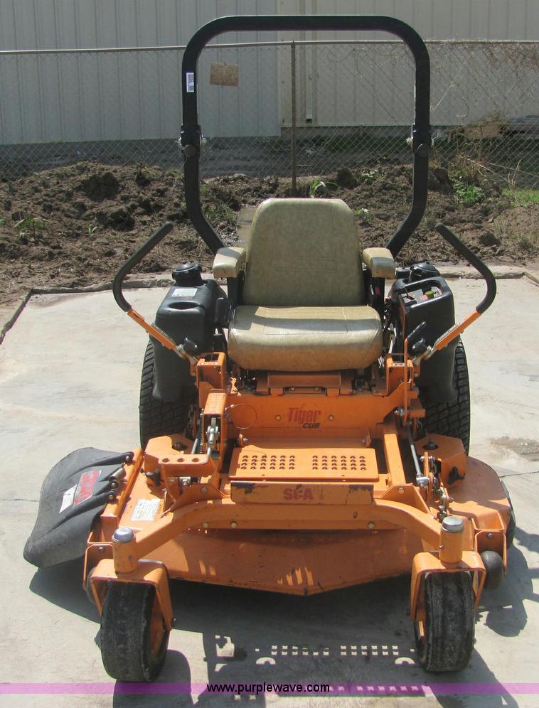 image for item 6982 2010 Scag Tiger Cub zero turn lawn mower