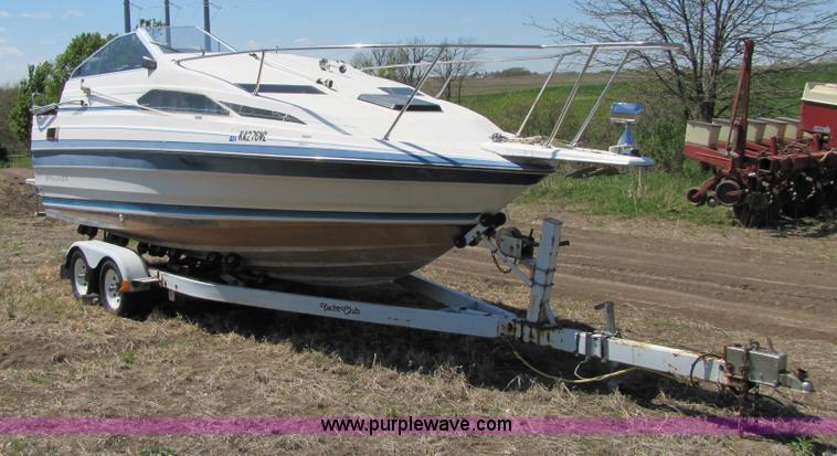 image for item 8612 1988 Bayliner 21' boat