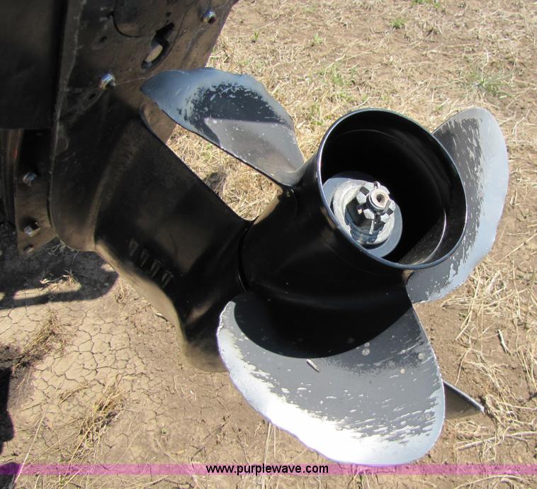 image for item 8612 1988 Bayliner 21' boat