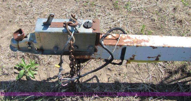 image for item 8612 1988 Bayliner 21' boat