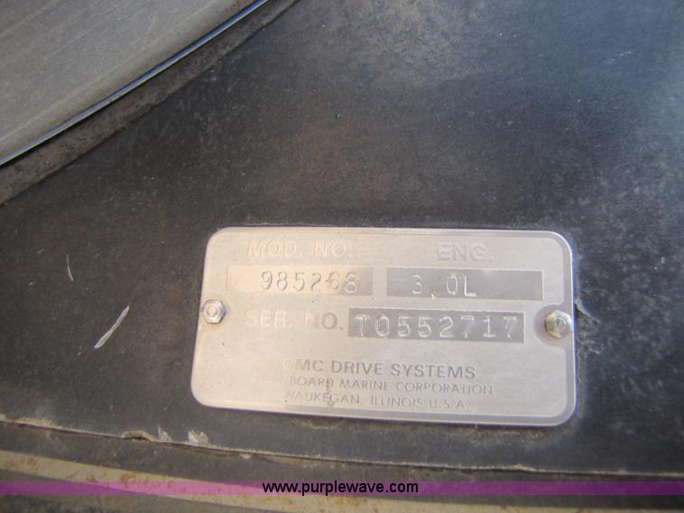 image for item 8612 1988 Bayliner 21' boat