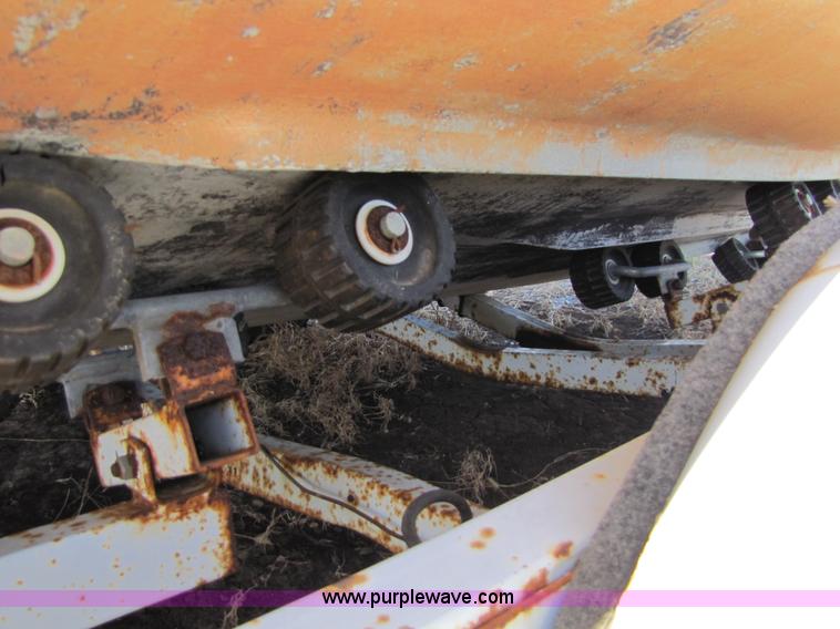 image for item 8612 1988 Bayliner 21' boat