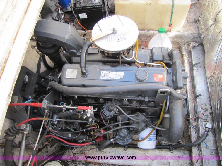 image for item 8612 1988 Bayliner 21' boat